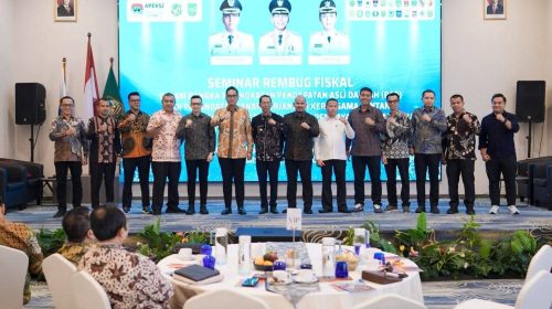 Wali Kota Wesly Didampingi Kepala BPKPD Alwi Lumbangaol Hadiri Seminar Rembug Fiskal Tingkatkan PAD di Batam