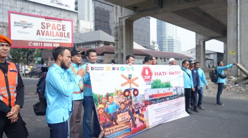 Momentum Libur Panjang Hari Buruh, KAI Divre I Sumut dan SPKA Sosialisasikan Keselamatan Perlintasan di Medan