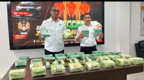 Duet Paman dan Ponakan Kompak Bawa 35 Kg Sabu