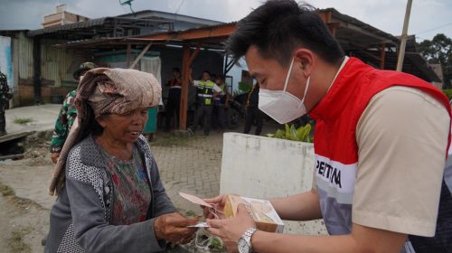 Erupsi Gunung Sinabung, Pertamina Salurkan 5.695 Masker untuk Warga Karo