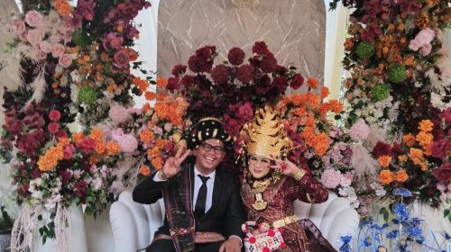 Penuh Haru, Pernikahan Bobby Yusradi dan Nuwfa Hasanah Dipadukan dengan Adat Mandailing-Minang