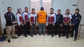 OJK Serahkan Tersangka Kasus PT Asuransi Jiwa Prolife Indonesia ke Kejari Jakarta Selatan