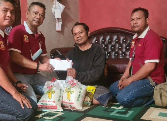 Peduli dan Perhatian, Ketua Pewarta Jenguk Anggota yang Sakit