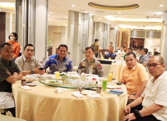 Wakapolrestabes Medan Hadiri Jamuan Makan Malam bersama Wakapolda Sumut dan Tim Puslabfor Polri