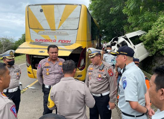 Jasa Raharja Jamin Seluruh Korban Tabrakan Bus Surabaya Indah dan Travel Pancasari di Sumbawa Barat
