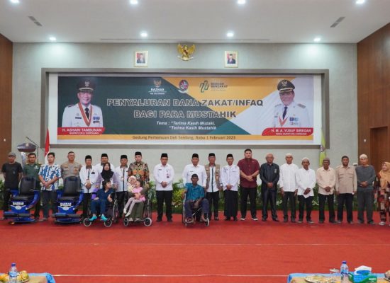 Bupati Deli Serdang & Baznas Salurkan Zakat pada 1.099 Penerima Manfaat