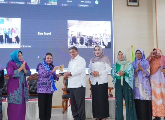 Perempuan Memainkan Banyak Peran di Dimensi Kehidupan