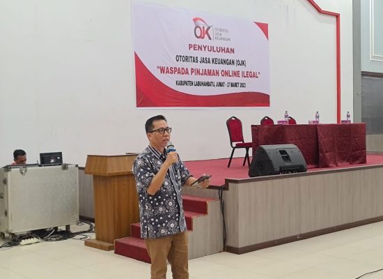 Roadshow OJK Edukasi Waspada Investasi dan Pinjaman Online Ilegal di Rantau Prapat