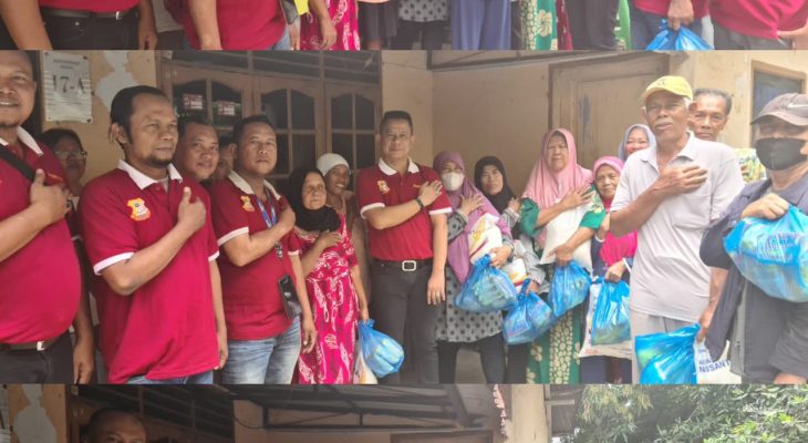 Jumat Barokah, Ketua Pewarta Berikan Sembako Kepada Masyarakat Kurang Mampu