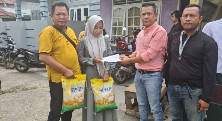 Adik Sepupu Ketua PAC PP Medan Area Meninggal, Ketua Pewarta Melayat dan Berikan Santunan Duka