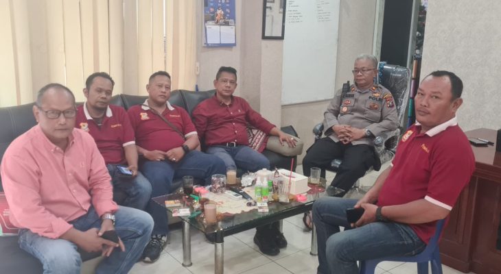 Masih Suasana Idulfitri, Ketua Pewarta Halal Bihalal ke Kapolsek Medan Area