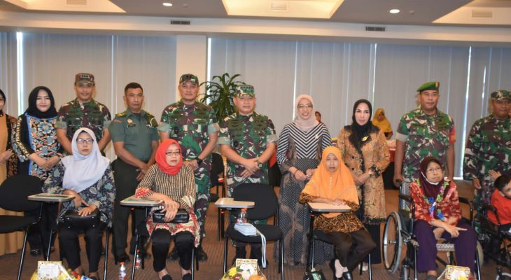 Kasad Berikan Tali Asih Kepada Keluarga Prajurit Yang Sakit Berat dan Anak Berkebutuhan Khusus
