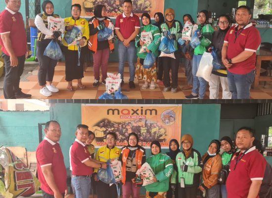 Jumat Barokah, Ketua Pewarta Bagikan Sembako kepada Ojol Wanita