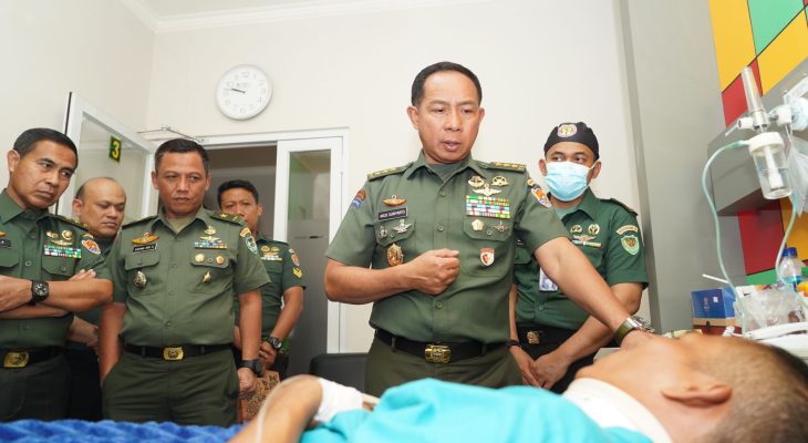 Wakasad Jenguk Kru Helikopter Bell 412 EP di RS Dustira