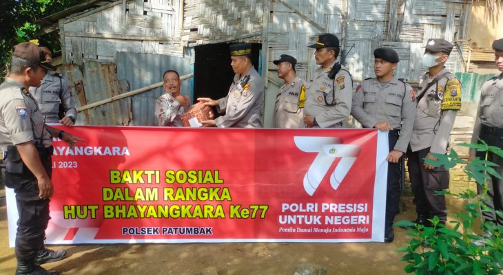 Sambut HUT Bhayangkara ke – 77, Polsek Patumbak Bagikan Sembako Kepada Masyarakat