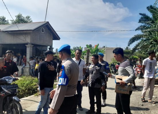 Satuan Reskrim Polsekta Percut Sei Tuan dan Sat Narkoba Polrestabes Medan menggerebek lokasi Pekan Jumat