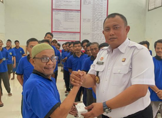 Penuhi Hak WBP, Lapas Binjai Kanwil Kumham Sumut Bagikan Vitamin Kepada Warga Binaan