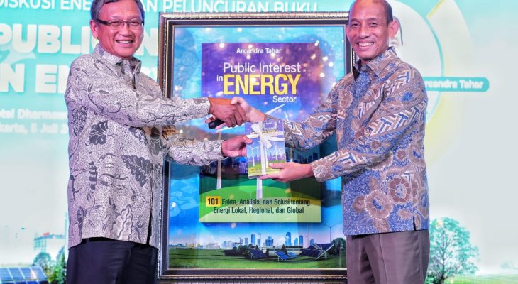 Membahas Berbagai Aspek Tentang Energi Nasional dan Global, Arcandra Tahar Terbitkan Buku “Public Interest in Energy Secto”