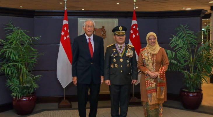 Kasad Terima Penghargaan Medali Militer Kehormatan Singapura