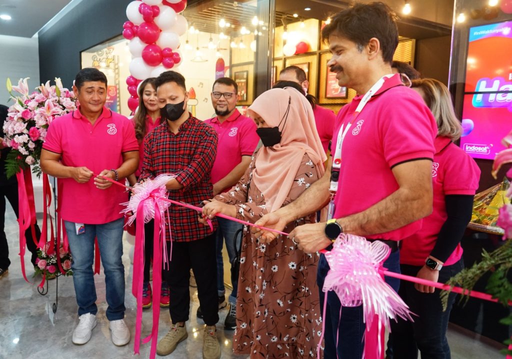 Membawa Konsep Digital Lifestyle Assistant, Tri Perluas Layanan Digital 3Store Melalui Pembukaan Cabang ke-45 di KPPTI