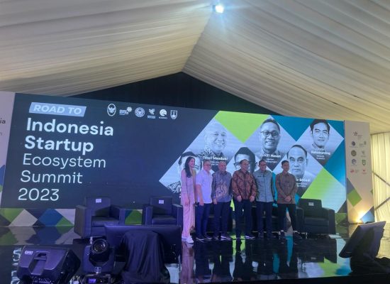 Hari UMKM Nasional: Pembayaran Digital Dorong Kemajuan UMKM  Mitra DANA Bisnis