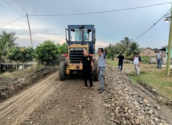 Berbuatlah Untuk Masyarakat, Burhanuddin, S.E : Siapapun Kita, Berikan yang Terbaik