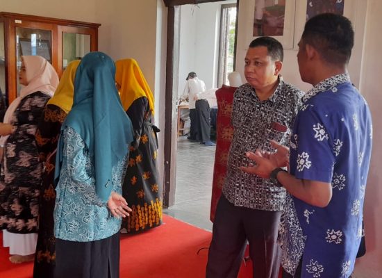 Berikan Kontribusi, Ketua Tim Dosen USU Rahmadsyah Laksanakan Pengabdian di Rumah Batik Prima Batubara