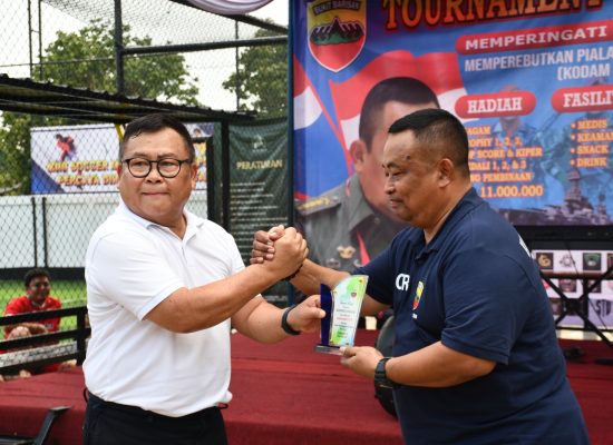 Kababinminvetcaddam I/BB Buka Turnamen Mini Soccer Memeringati HUT Ke-78 TNI