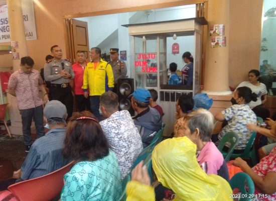 Kepada Warga Prasejahtera, Komunitas SATU HATI Menyalurkan 200 Bantuan Paket Sembako dari Wakapolri Agus Andrianto