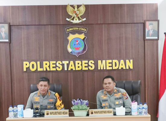 Kapolrestabes Medan Hadiri Pembukaan Rakernis Baharkam Polri T.A 2023 Via Zoom