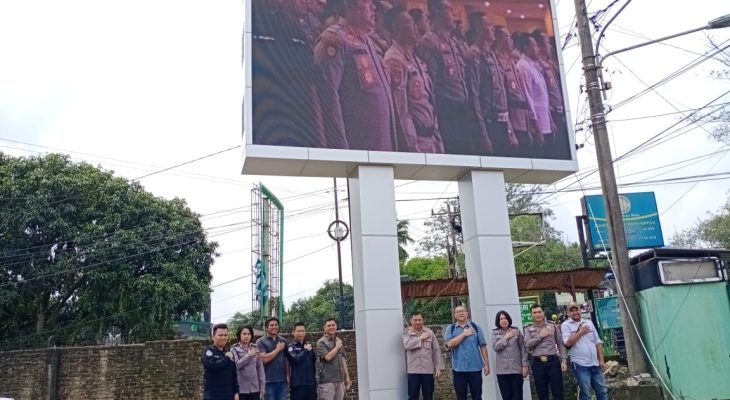 Tim Divisi Humas Polri Kunjungi Polsek Pancur Batu, Asistensi Pekerjaan Pengadaan Led Outdoor Videotron