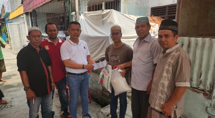Ketua Pewarta Melayat dan Bantu Warga Jalan Jalak XI yang Meninggal Dunia