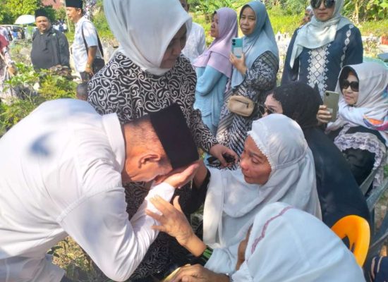 Ikuti Prosesi Pemakaman Dato’ Seri Syamsul Arifin, Edy Rahmayadi : Beliau Abang dan Sahabat Saya