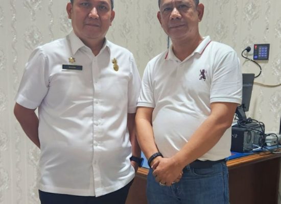Pererat Silaturahmi, Ketua Pewarta Berkunjung ke Kadisdukcapil Kota Medan