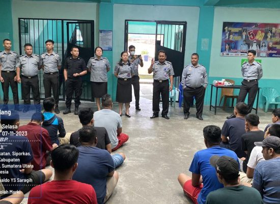 Lapas Narkotika Kelas IIA Pematang Siantar Giat ” Sapa Sehat” dan Berbagi Vitamin Kepada Narapidana