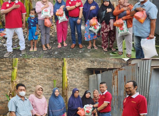 Jumat Barokah, Ketua Pewarta Berbagi Sembako pada Warga Kurang Mampu di Tembung