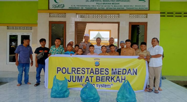 Jelang Pemilu Damai 2024 dan Jumat Barokah, Kabag Ops Polrestabes Medan Gulirkan Sembako ke Panti Asuhan