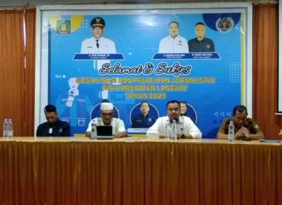 Diskominfo & PWI Langkat Kerjasama Gelar Sosialisai dan Pelatihan Jurnalistik