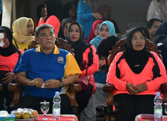 Plt Ketua TP PKK Buka Turnamen Voli Gembira Hari Ibu ke-95