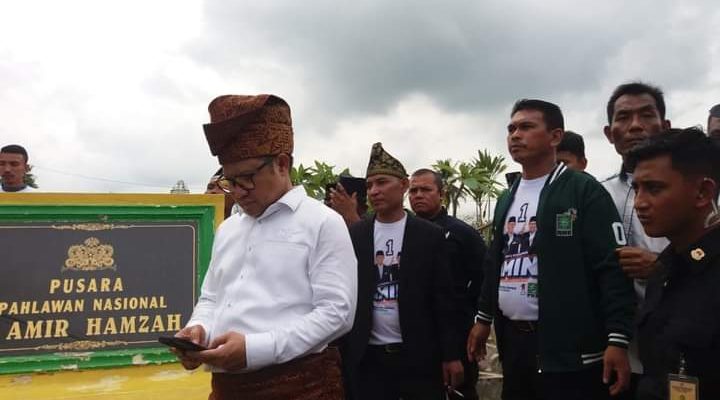 Cak Imin Ziarah ke Makam Amir Hamzah , Lantunkan Puisi Sang Pujangga.