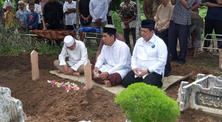 Ikhwan Lubis SH MH Hadiri Pemakaman  Mantan Ketua PWI dan Wartawan Senior Batubara