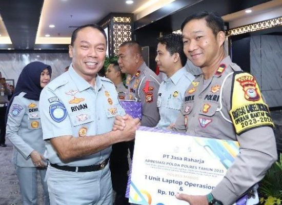 Jasa Raharja Berikan Penghargaan Kepada Polda dan Polres yang  Bersinergi Terbaik Tahun 2023