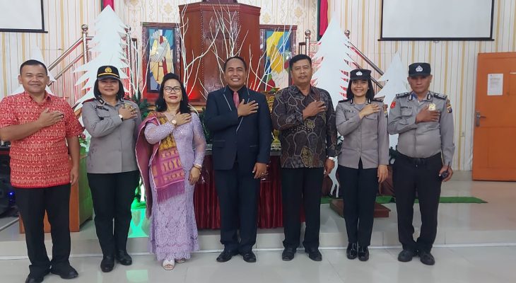 Berikan Rasa Aman Pada Malam Ibadah  Perayaan Natal, Polsek Medan Tuntungan Pengamanan di Gereja GBKP Ladang Bambu