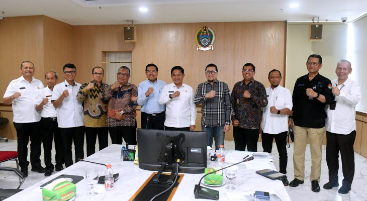 Terima Kunjungan Komisi II DPR RI, Hassanudin Pastikan Tahapan Pemilu Berjalan Baik