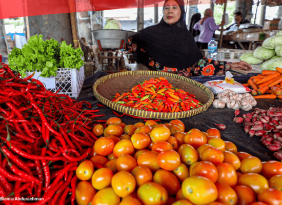 Harga Tomat Bertahan Mahal di Akhir Pekan, Harga Minyak Goreng Mulai Naik di Pekan Ini