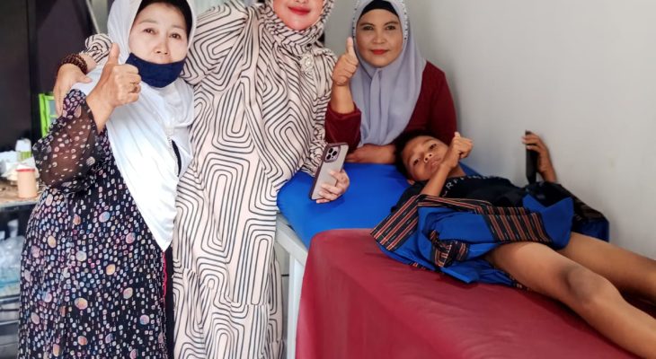 Hj Roma Uli Silalahi Caleg DPRD Kota Medan Partai PKB Gelar Sunat Lem Modern Secara Gratis