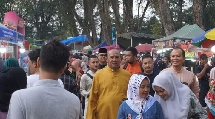 Plt. Bupati Langkat H. Syah Afandin Tinjau STAN Bazar HUT Langkat ke 274