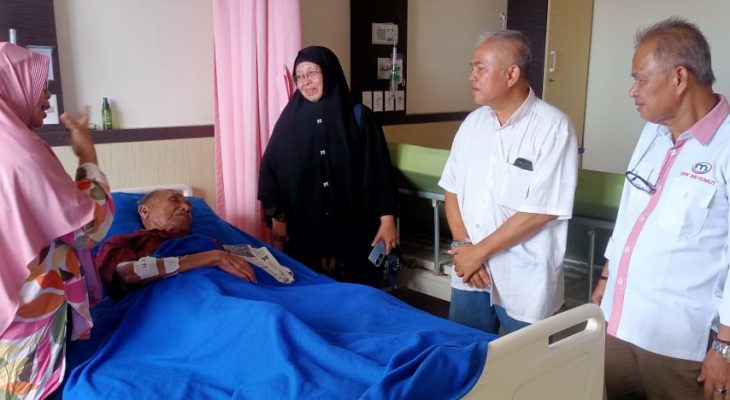 DPW IMO Indonesia Sumut Besuk Tokoh Pers Muhammad TWH di RS Royal Prima