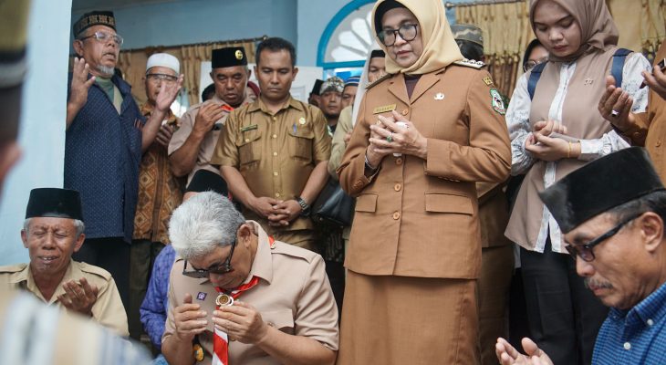 dr Susanti Bersama Erizal Ginting Lepas Pemberangkatan Jenazah Tokoh Pramuka M Akhiri Trisko