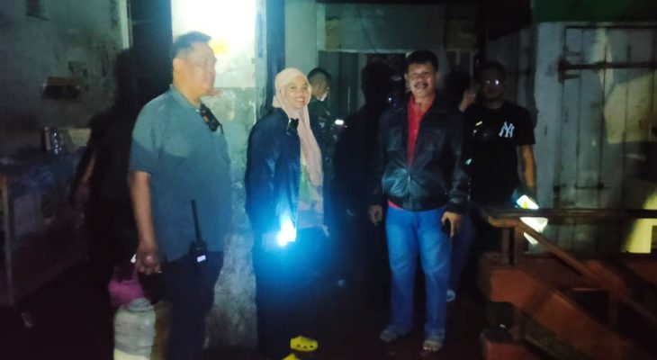 Gerak Cepat Kapolsek Medan Kota Bersama Anggotanya Amankan Tkp Kebakaran Kios Pusat Pasar Medan